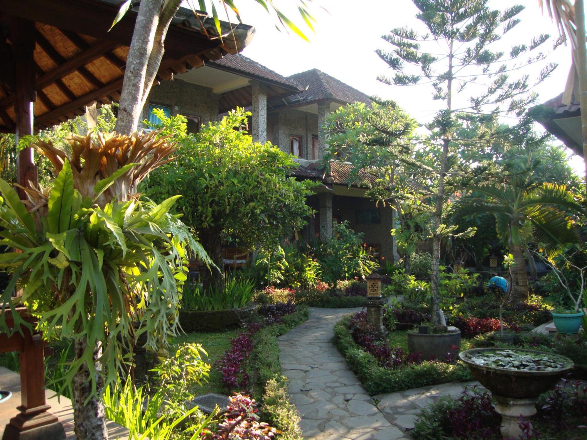 Gusti Home Stay Ubud 客房 照片